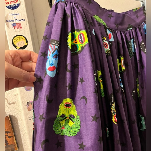 Vixen- size XL- creepy purple ‘Monster Masks’ swing skirt, EUC, zip/pockets. - Picture 3 of 5